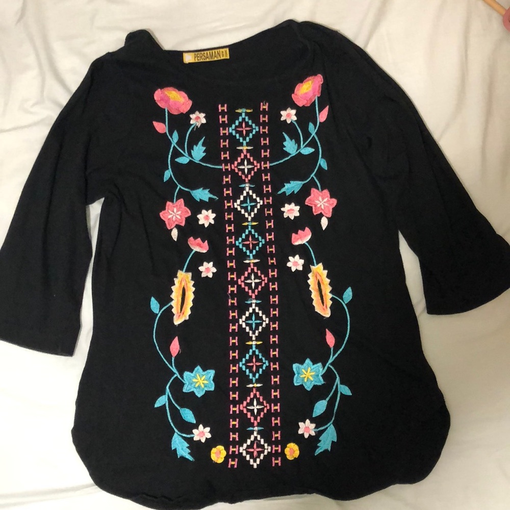 Mid sleeve T-shirt